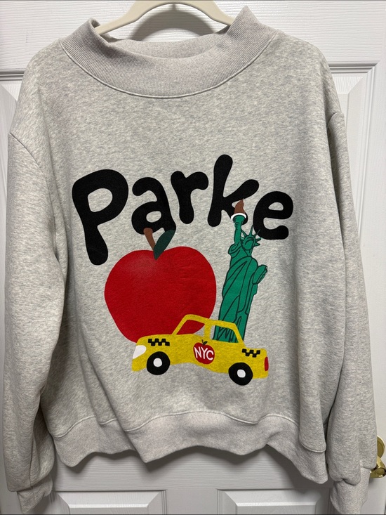 Parke Sweaters - Parke Light Gray Graphic Crewneck Sweater with Red Apple & Yellow Taxi